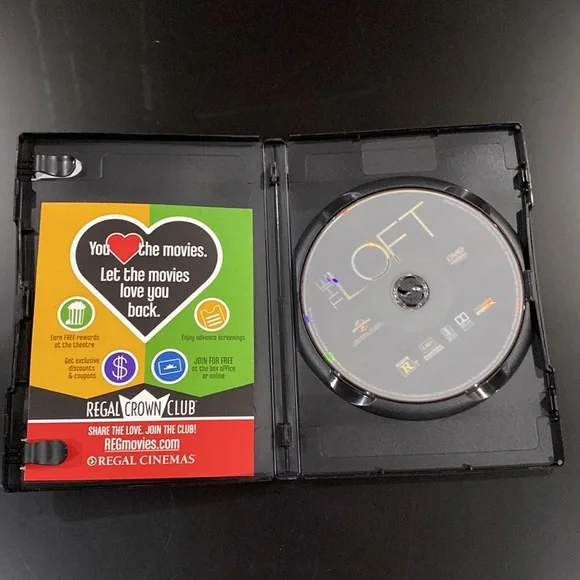 The Loft - DVD - Picture 3 of 4